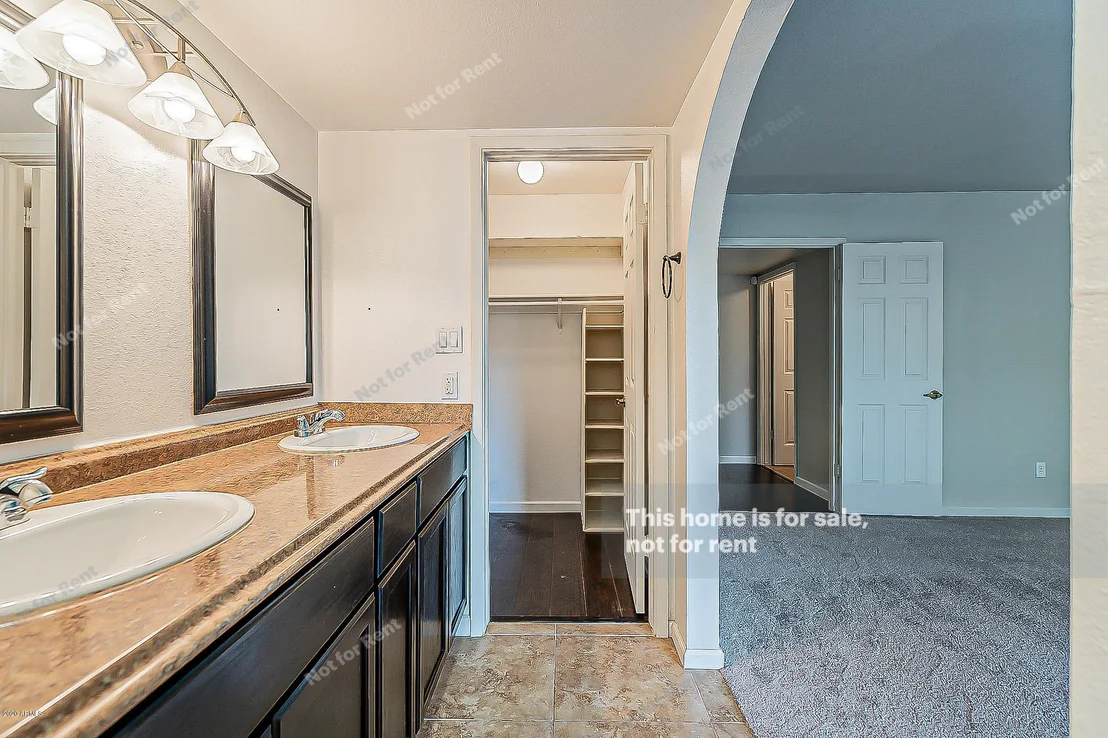 Photo of 906 W KEATING Avenue
