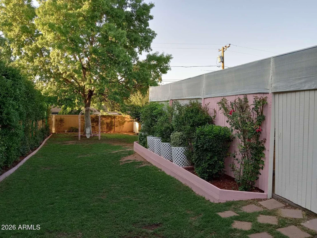 Photo of 300 E PHOENIX Street