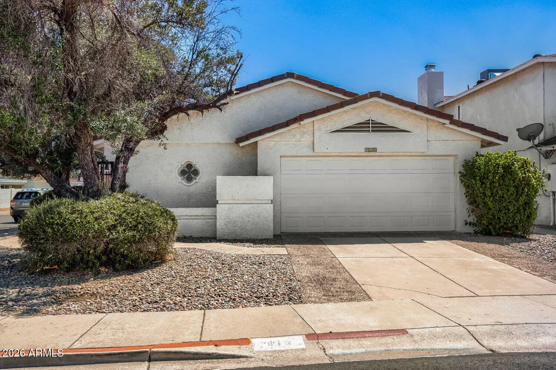 Photo of 415 W GRANDVIEW Road
