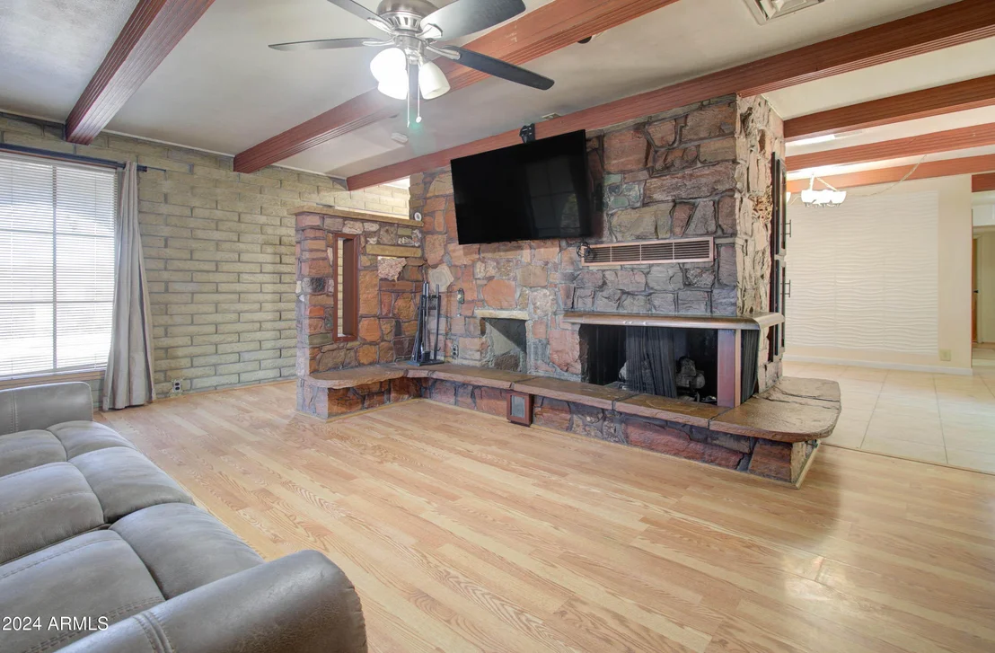 Photo of 295 E HUNTER Drive