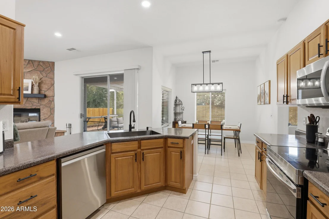 Photo of 906 W WILDERNESS Trail
