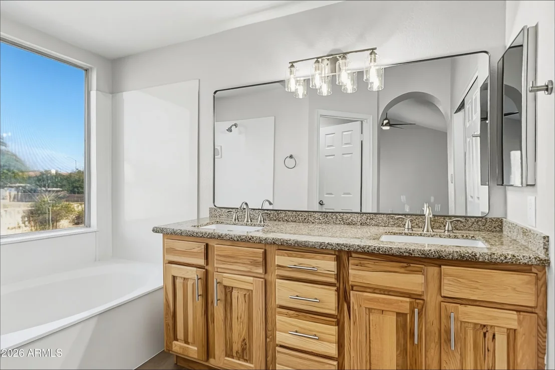 Photo of 1035 N SETON --