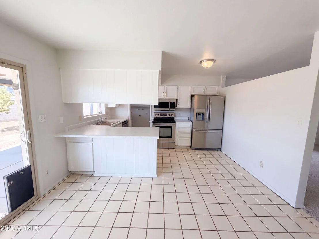 Photo of 1413 W BEHREND Drive