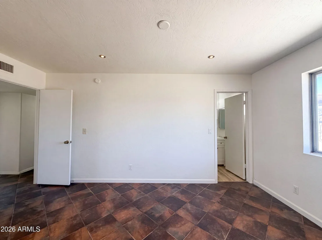 Photo of 2702 W CARTER Drive