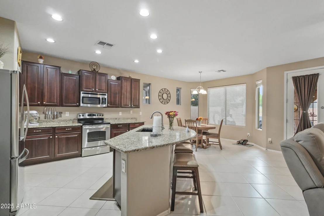 Photo of 43415 W LINDGREN Drive