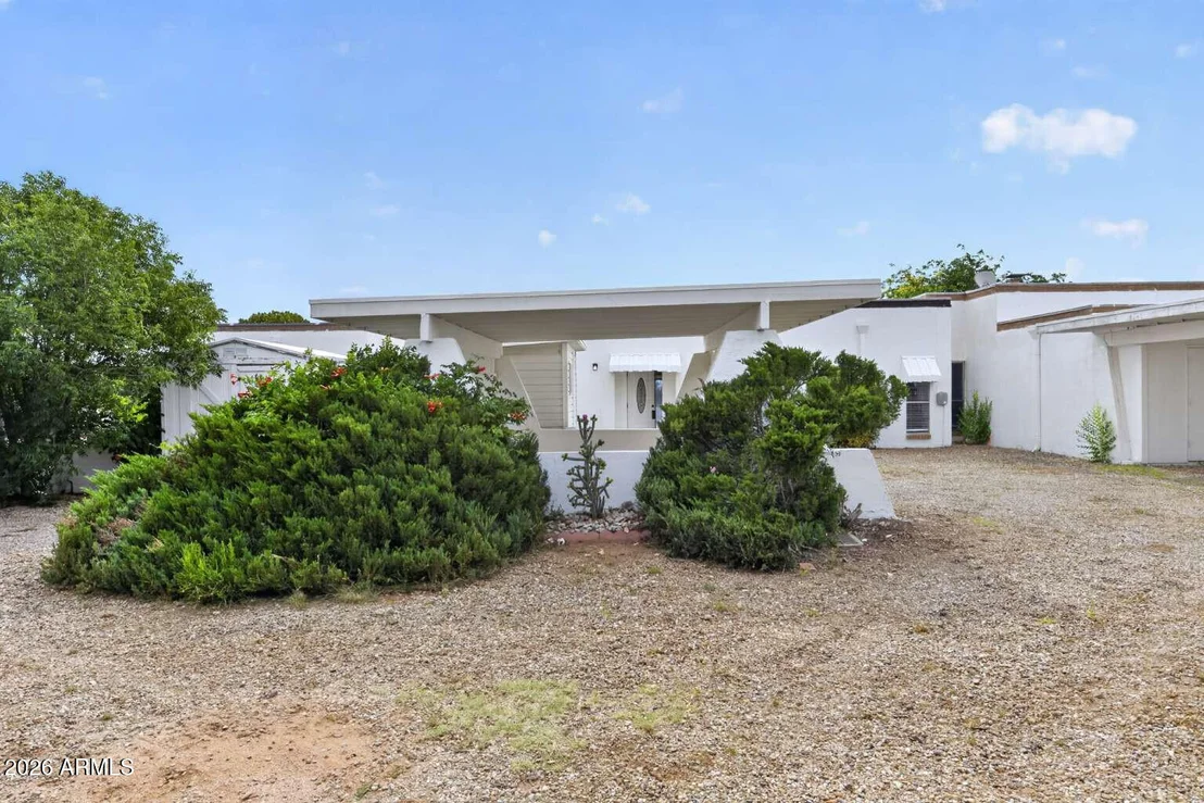 Photo of 217 N TRACY Road