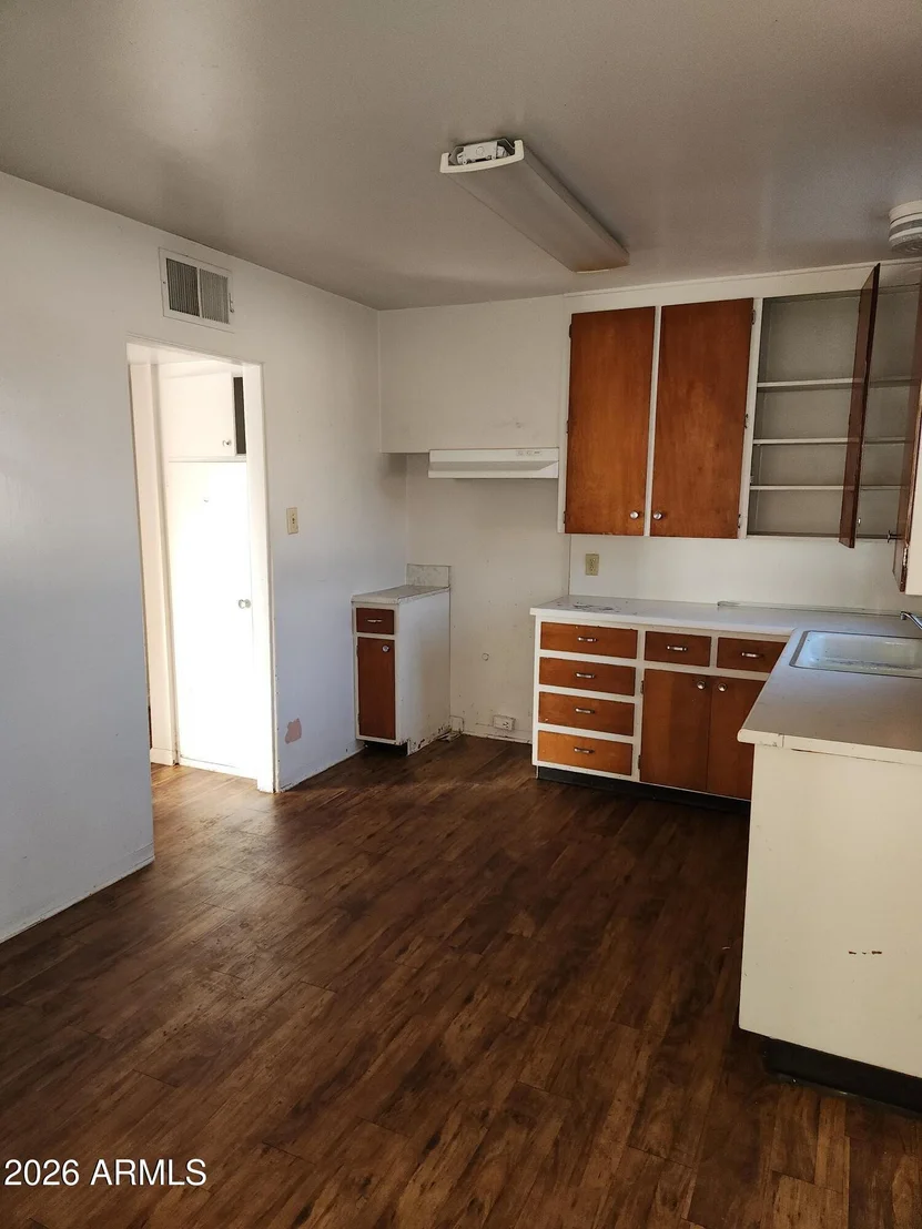 Photo of 2134 W AVALON Drive