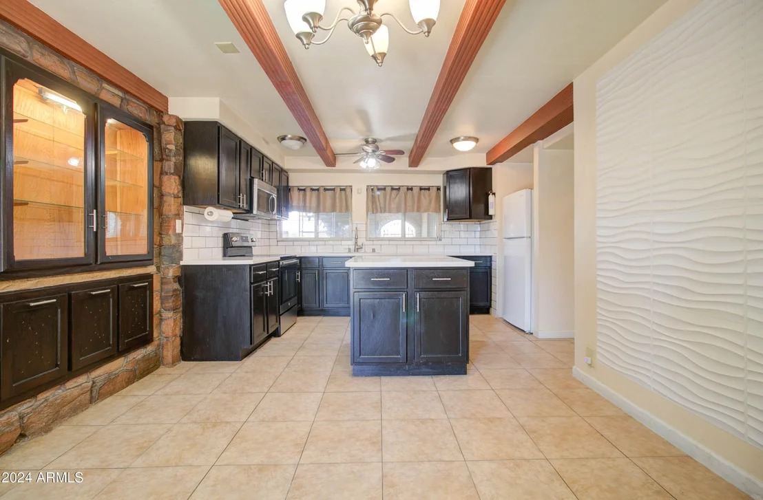 Photo of 295 E HUNTER Drive