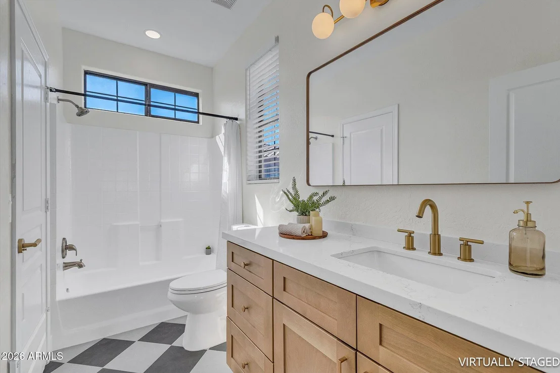 Photo of 2414 W JAKE Haven