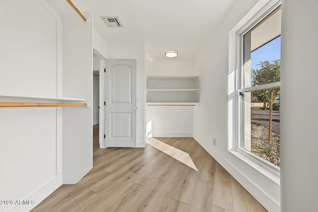 Photo of 439 S CACTUS WREN Street