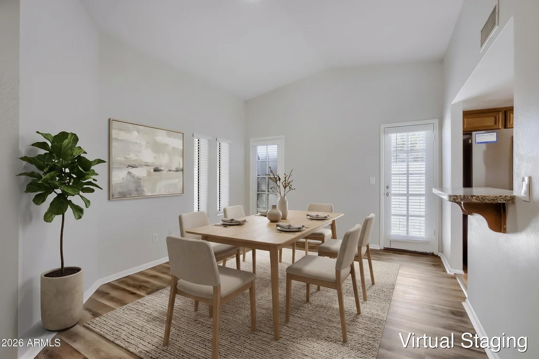 Photo of 415 W GRANDVIEW Road