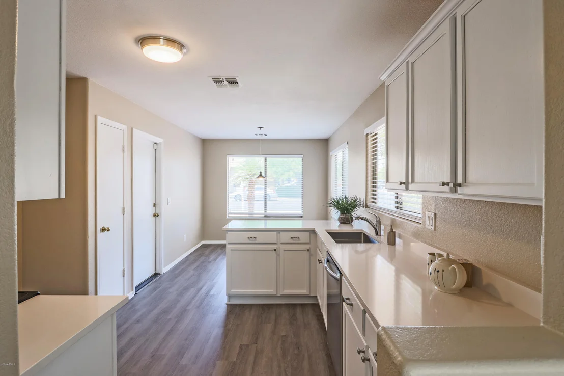 Photo of 453 S WILDROSE --