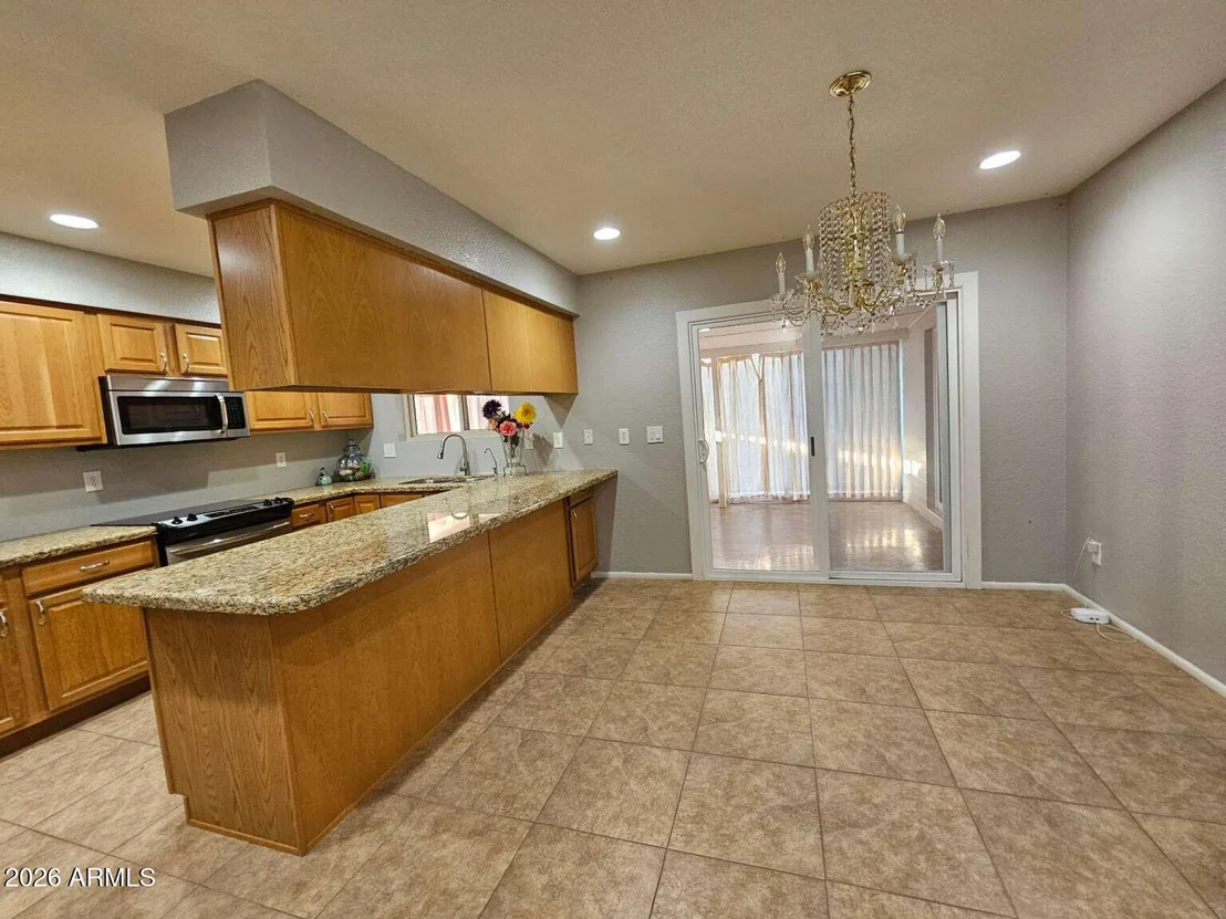 Photo of 821 N SPUR Circle