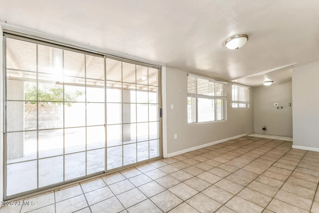 Photo of 1460 W 6TH Avenue