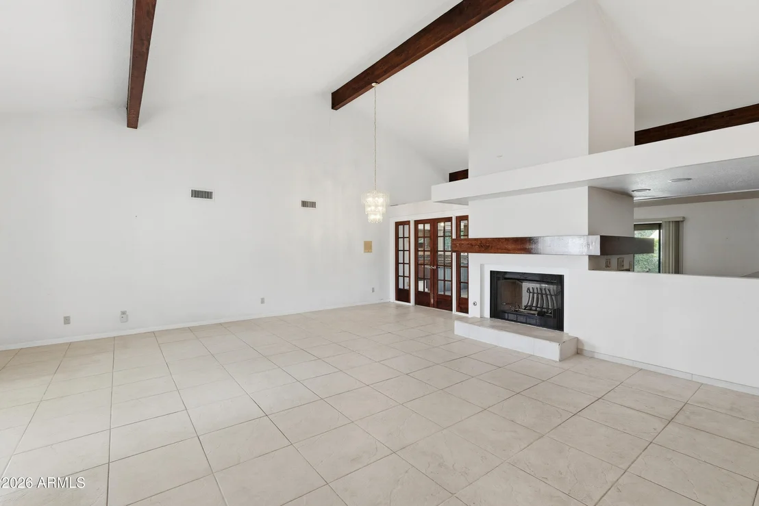 Photo of 1204 E COMMODORE Place