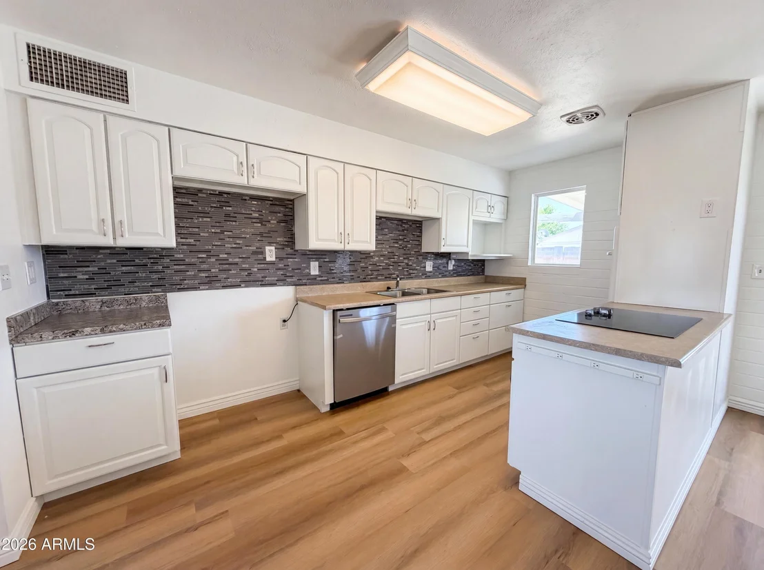 Photo of 1457 W 7TH Avenue
