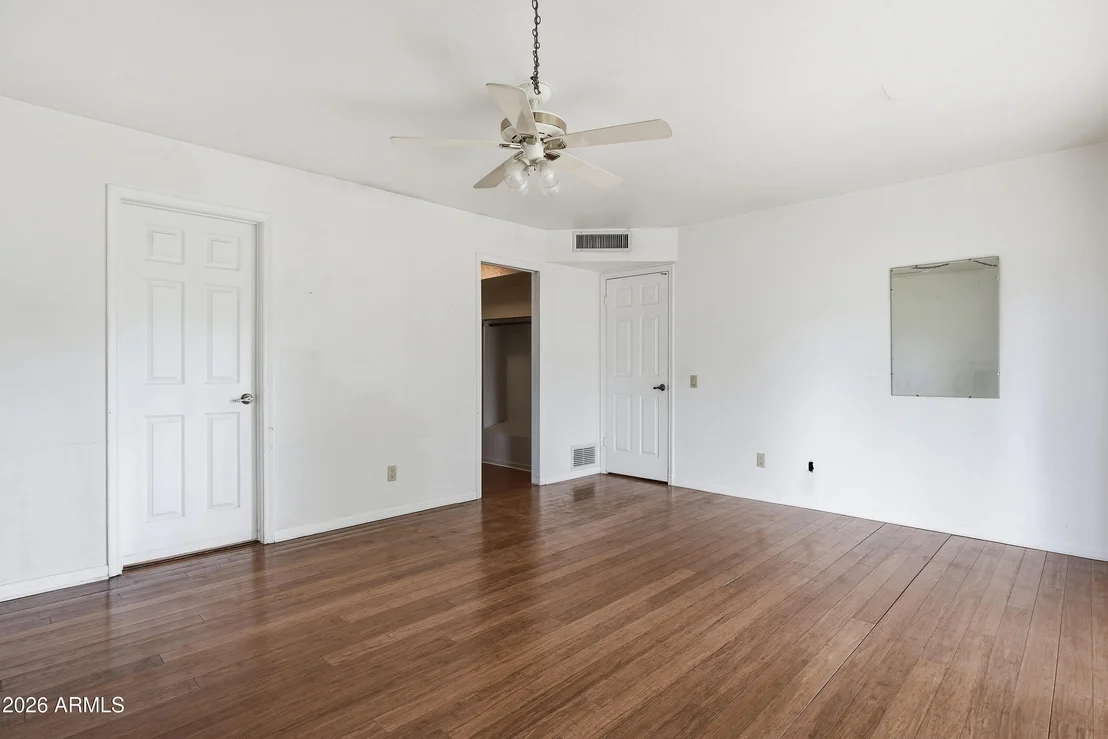Photo of 1204 E COMMODORE Place