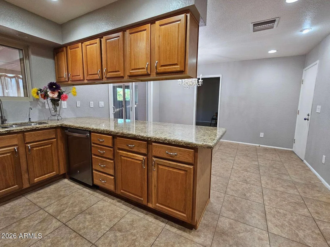 Photo of 821 N SPUR Circle
