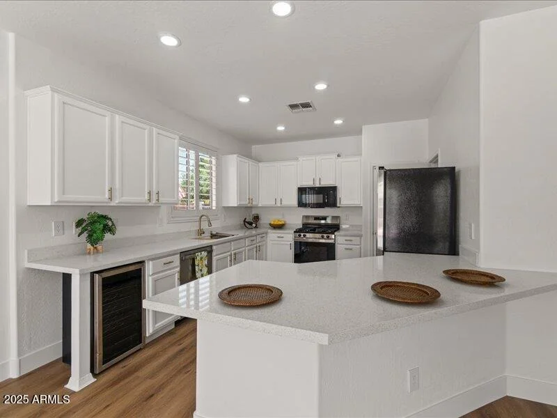 Photo of 271 W ROADRUNNER Drive