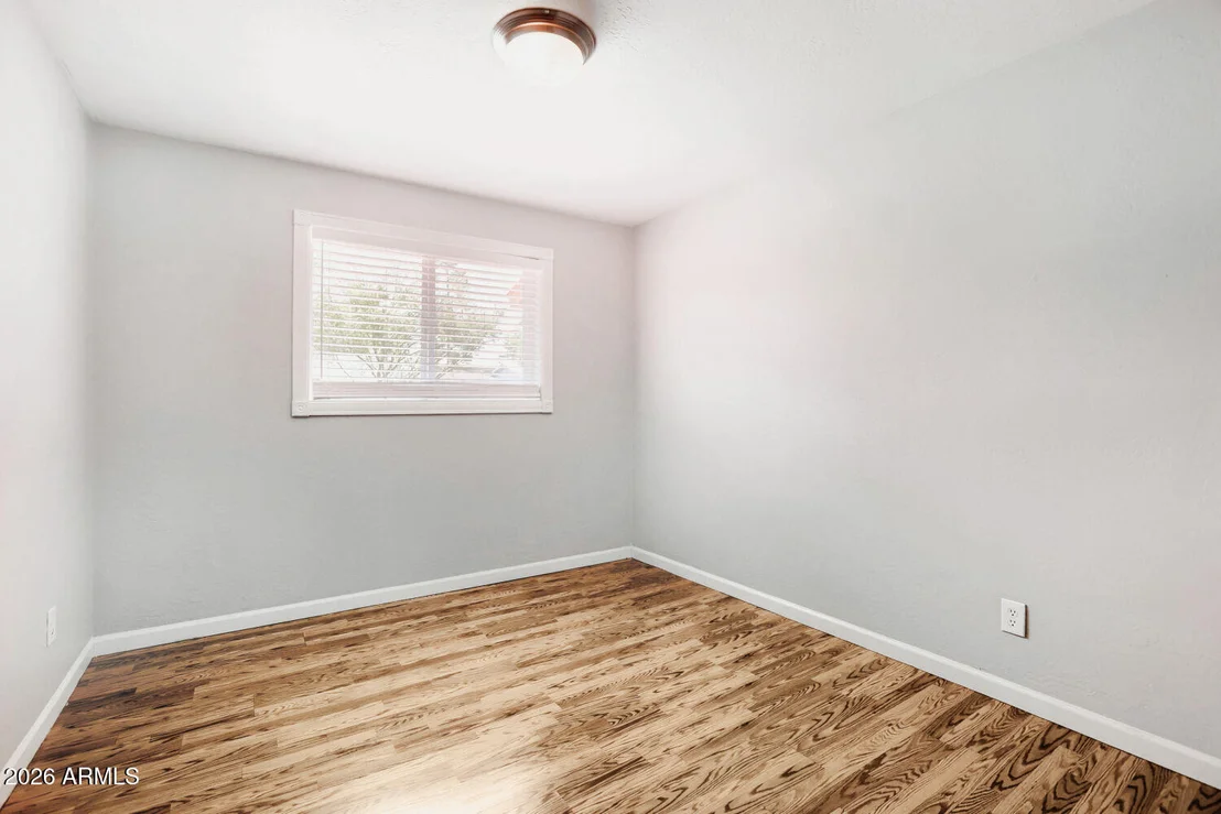 Photo of 1304 W 7TH Place