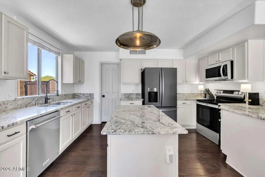 Photo of 1371 E JASPER Drive