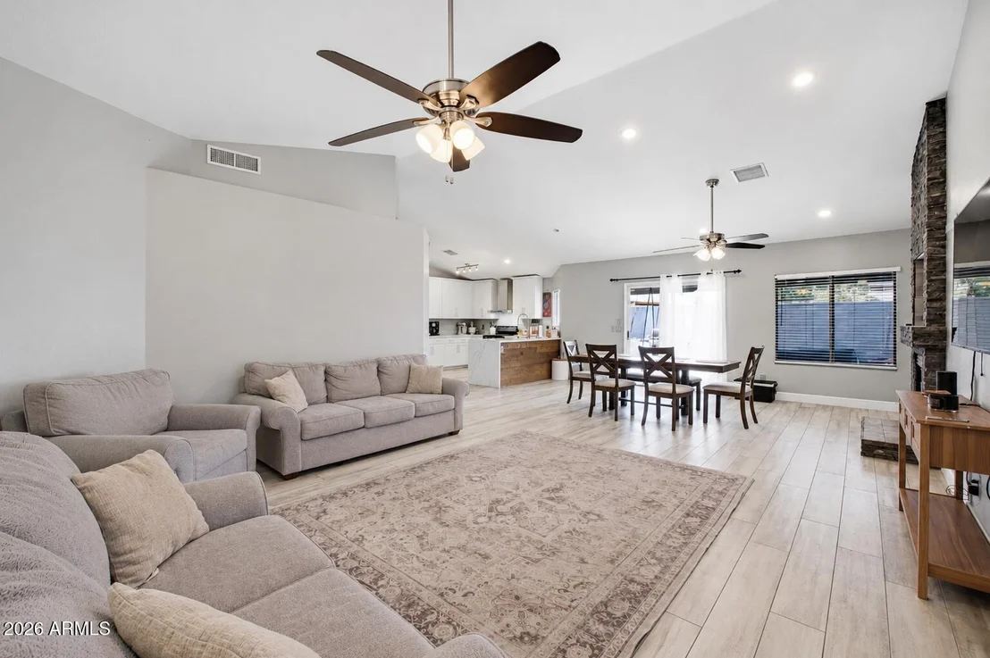 Photo of 663 E JASMINE Circle