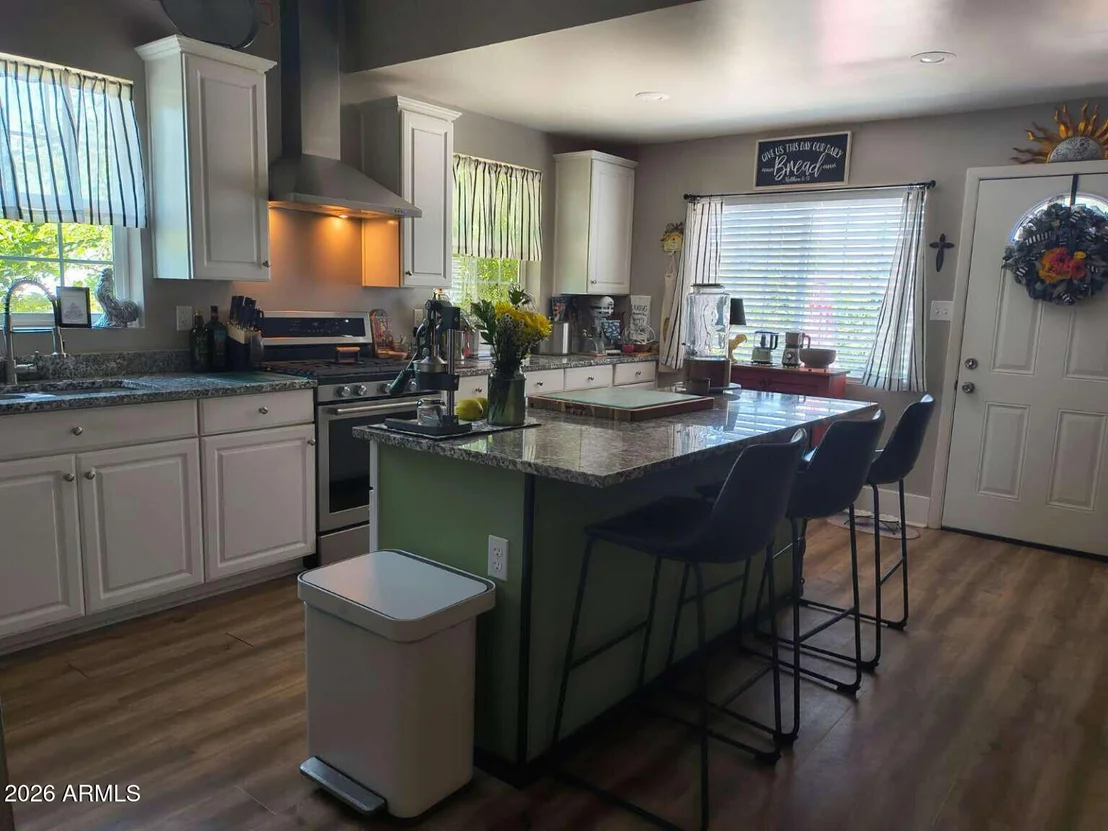 Photo of 501 W VISTA Street