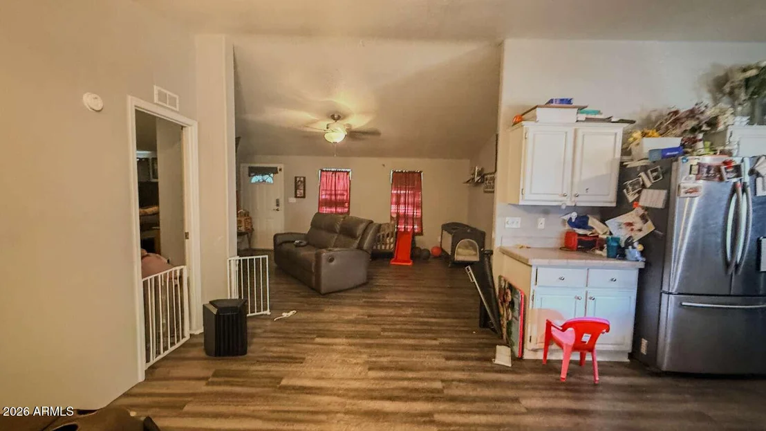 Photo of 609 W ANDREA Circle