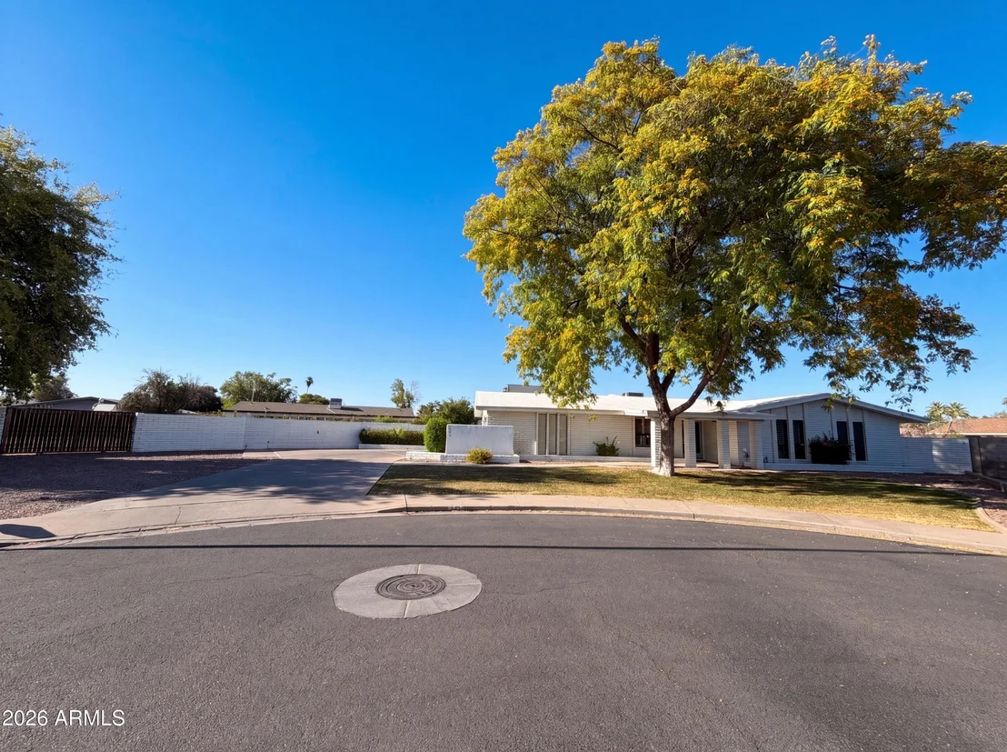 Photo of 830 N ALMOND Circle