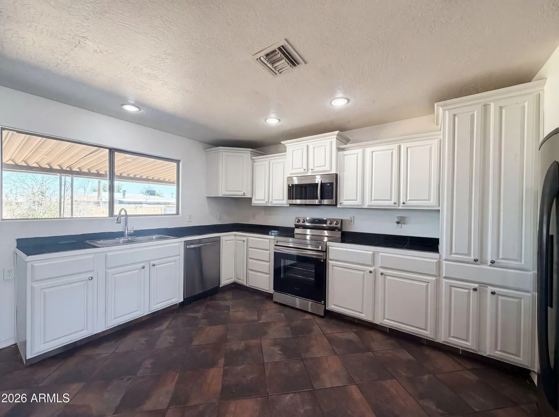 Photo of 2702 W CARTER Drive