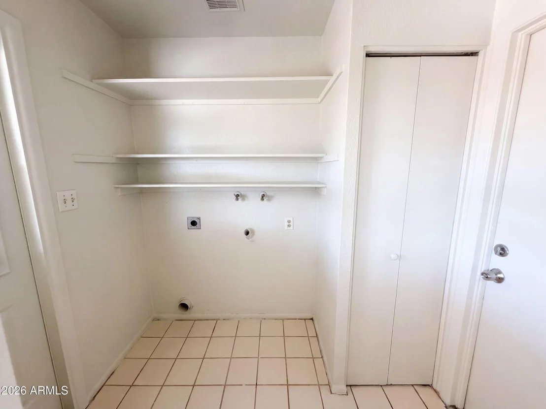 Photo of 1413 W BEHREND Drive