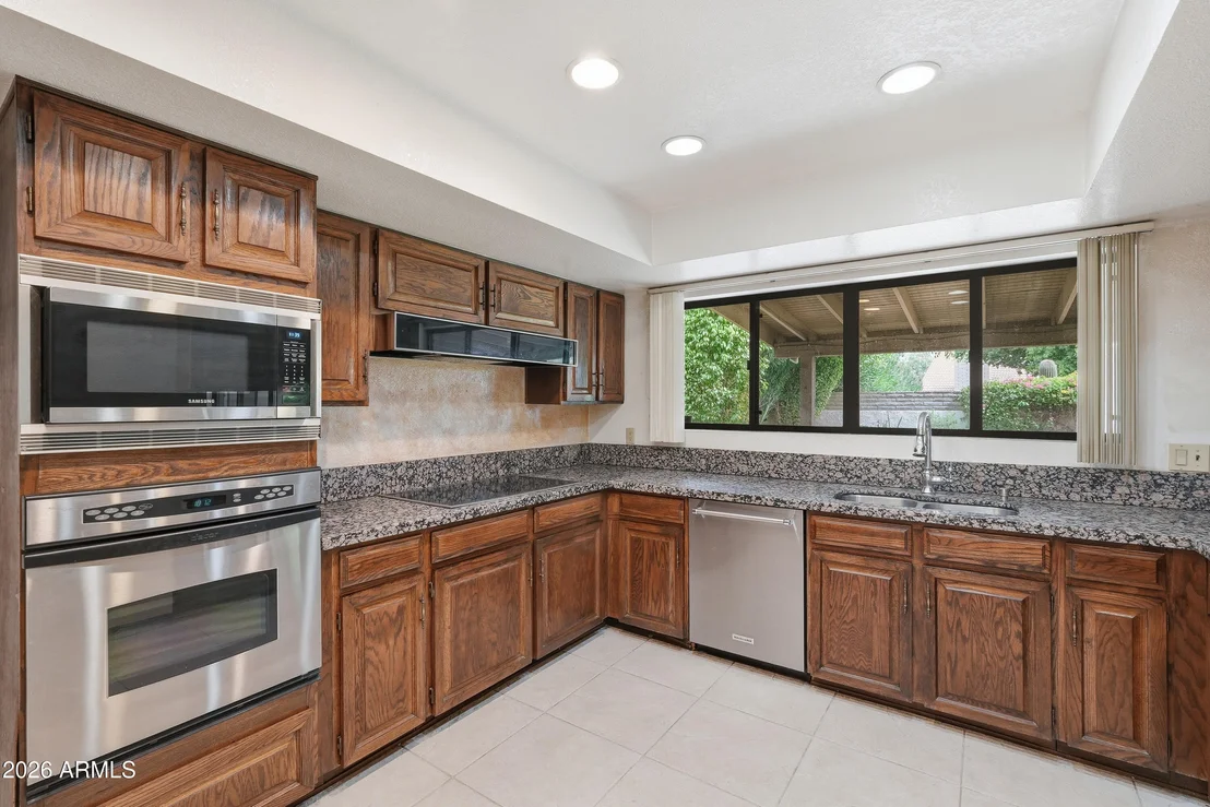 Photo of 1204 E COMMODORE Place