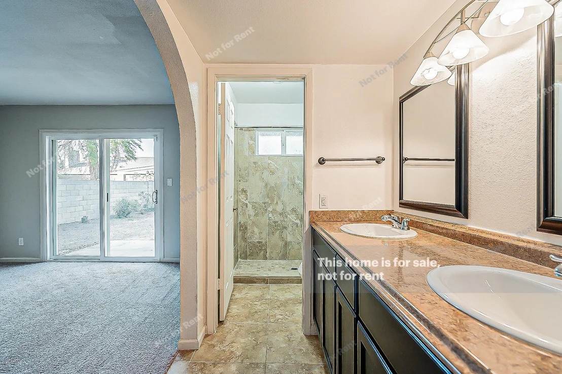 Photo of 906 W KEATING Avenue