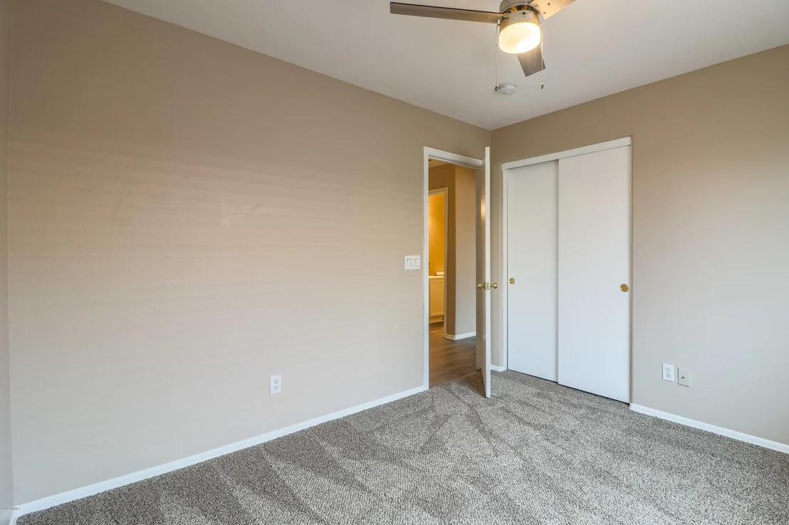 Photo of 453 S WILDROSE --