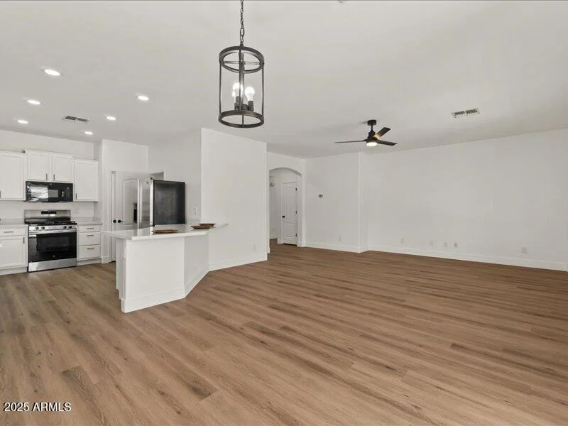 Photo of 271 W ROADRUNNER Drive