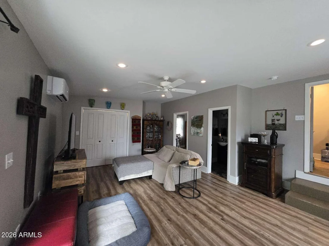 Photo of 501 W VISTA Street