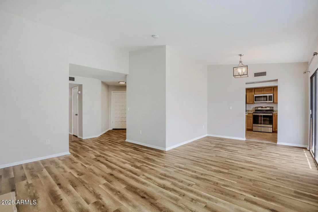 Photo of 415 W GRANDVIEW Road