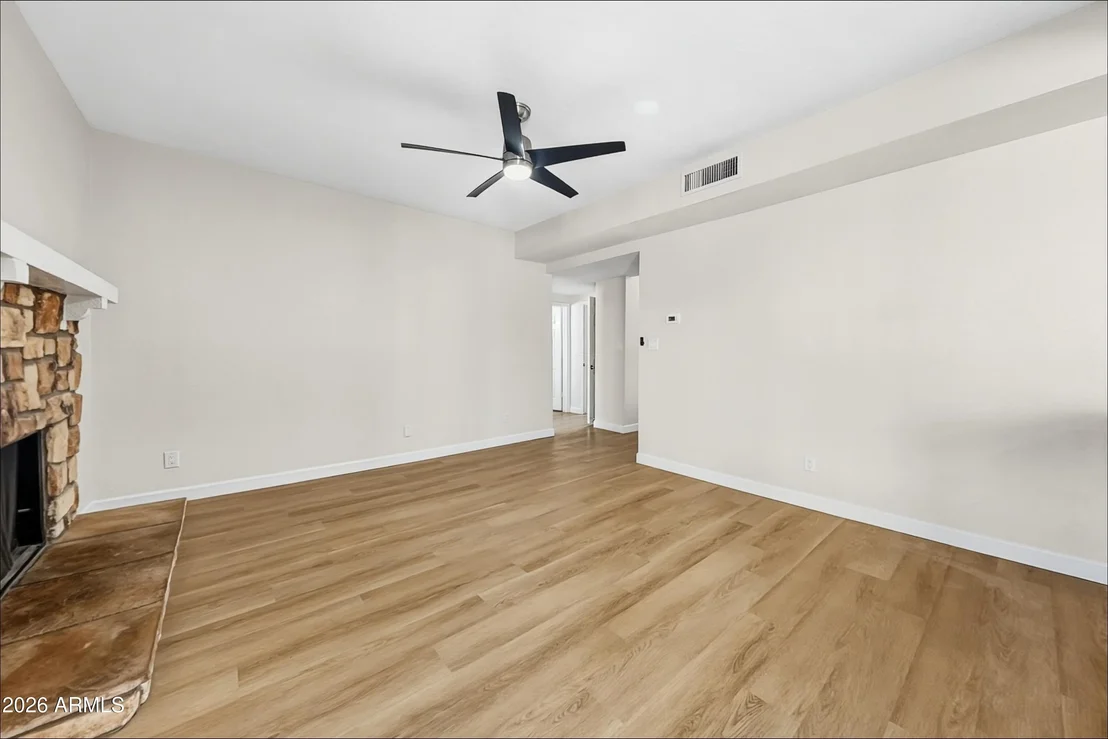 Photo of 1035 N SETON --
