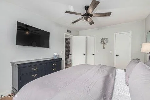 Photo of 115 W 10TH Street