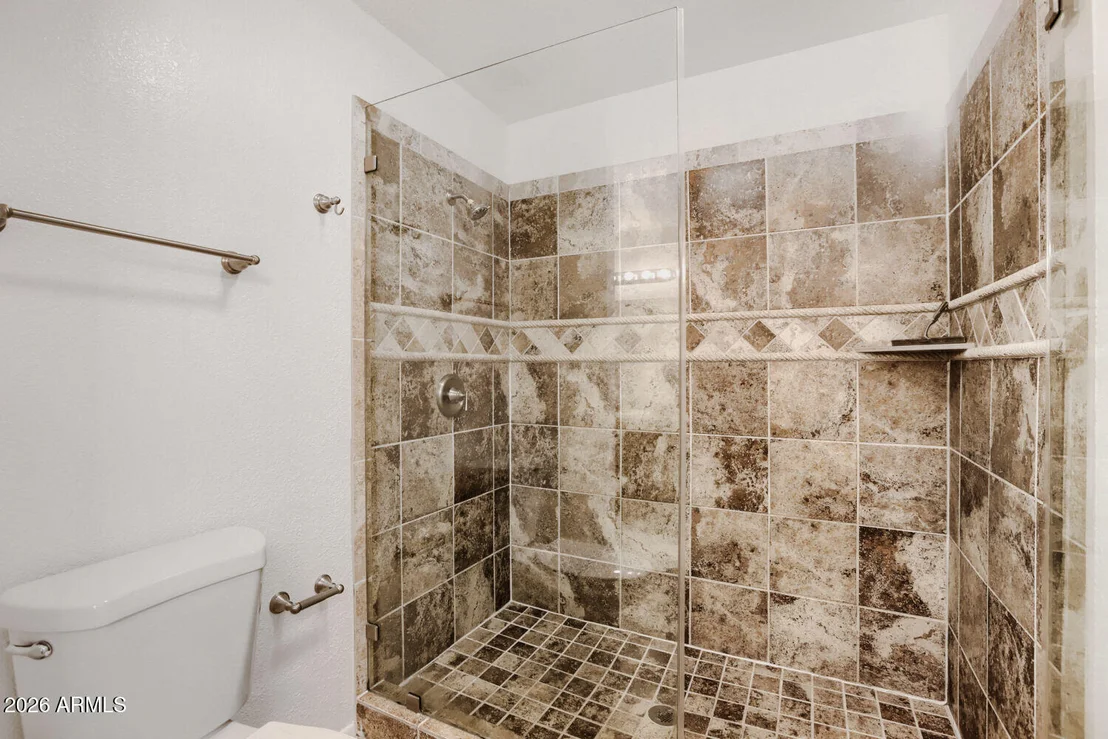 Photo of 415 W GRANDVIEW Road