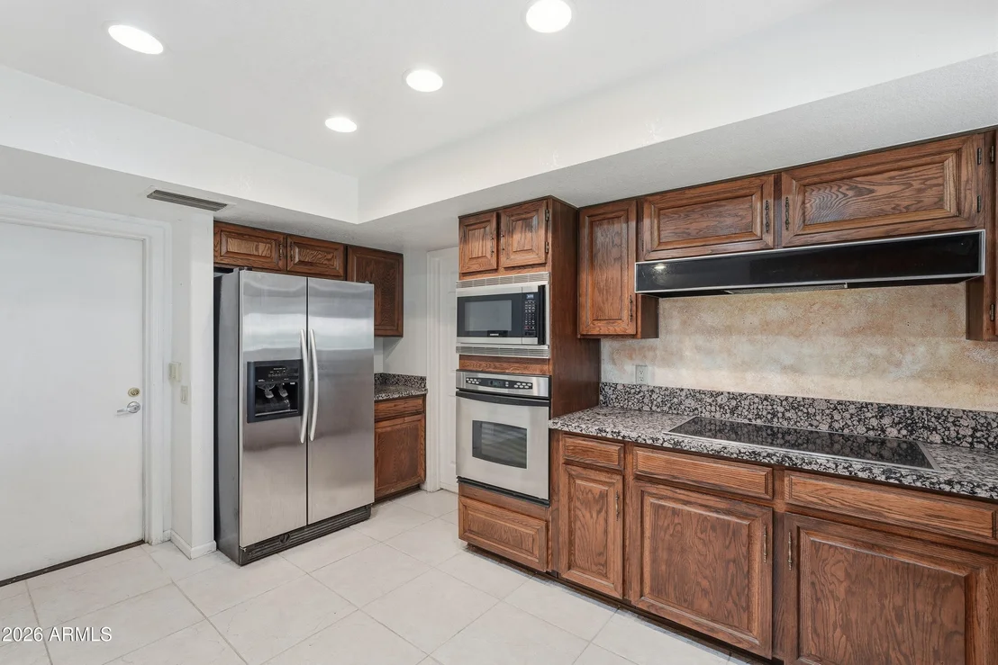 Photo of 1204 E COMMODORE Place