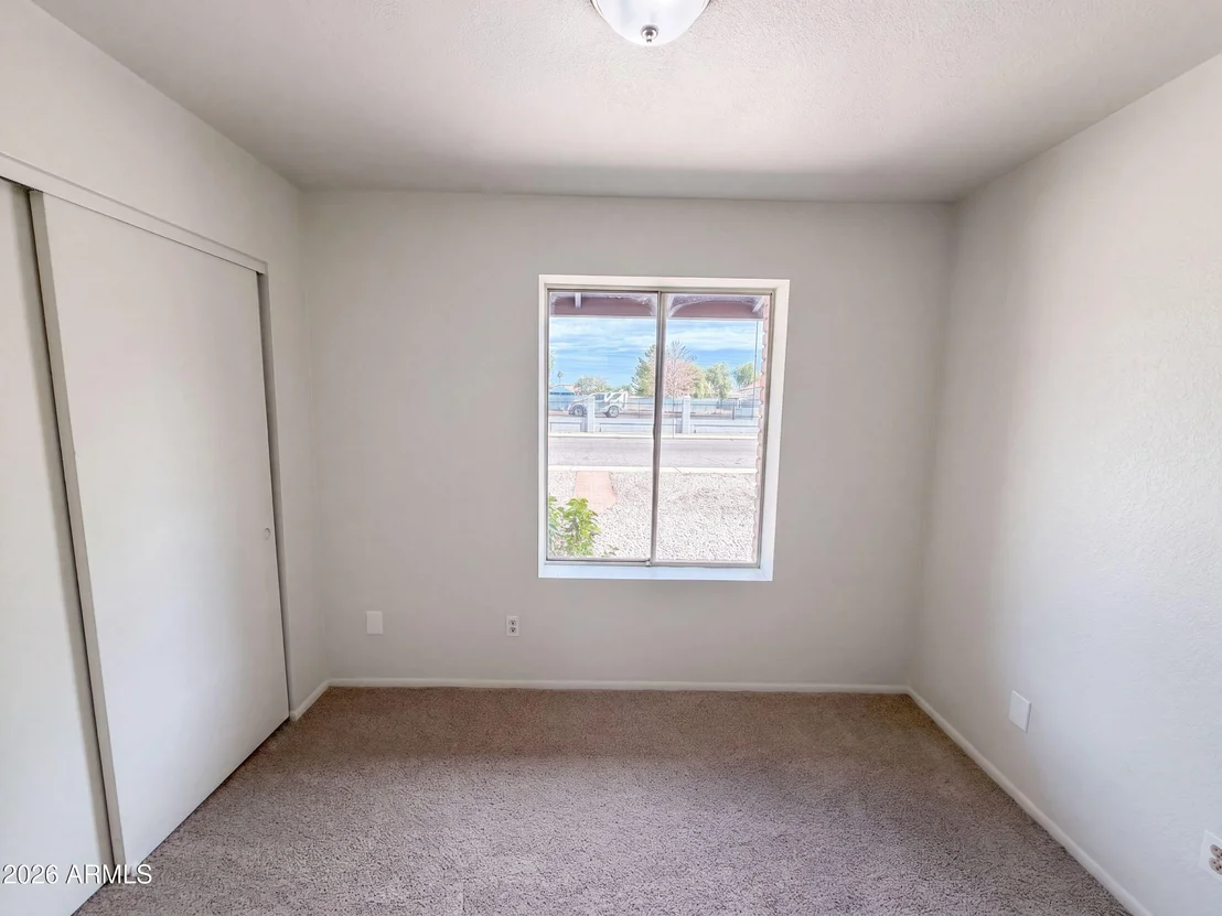 Photo of 1413 W BEHREND Drive
