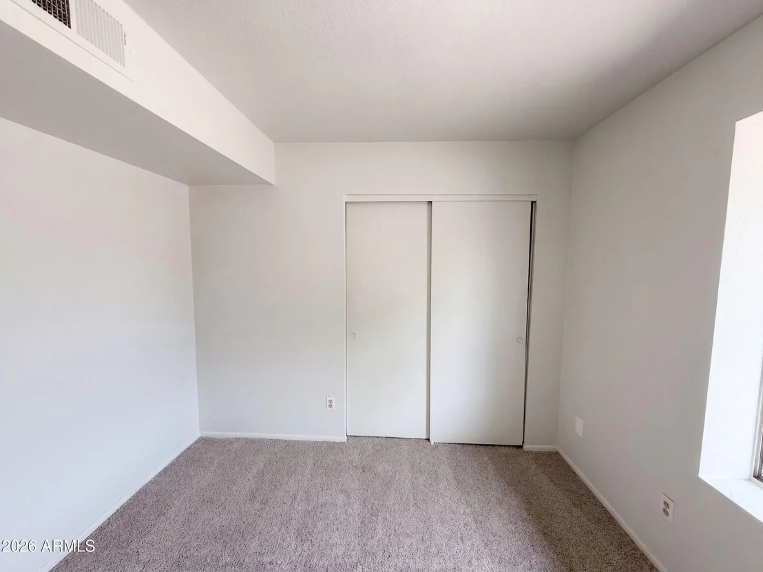 Photo of 1413 W BEHREND Drive