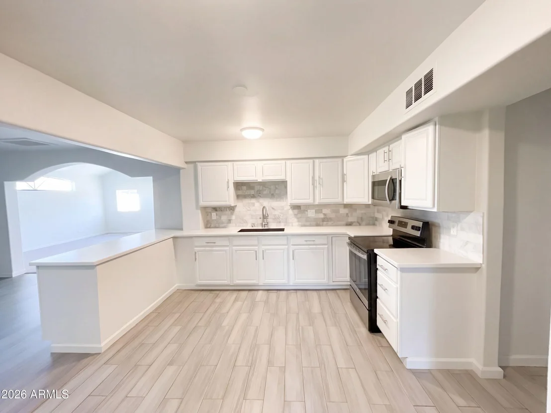 Photo of 4253 E VINEYARD Road