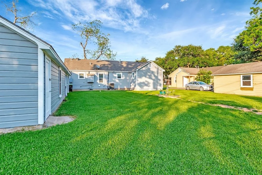 Photo of 820 Meadow Lane