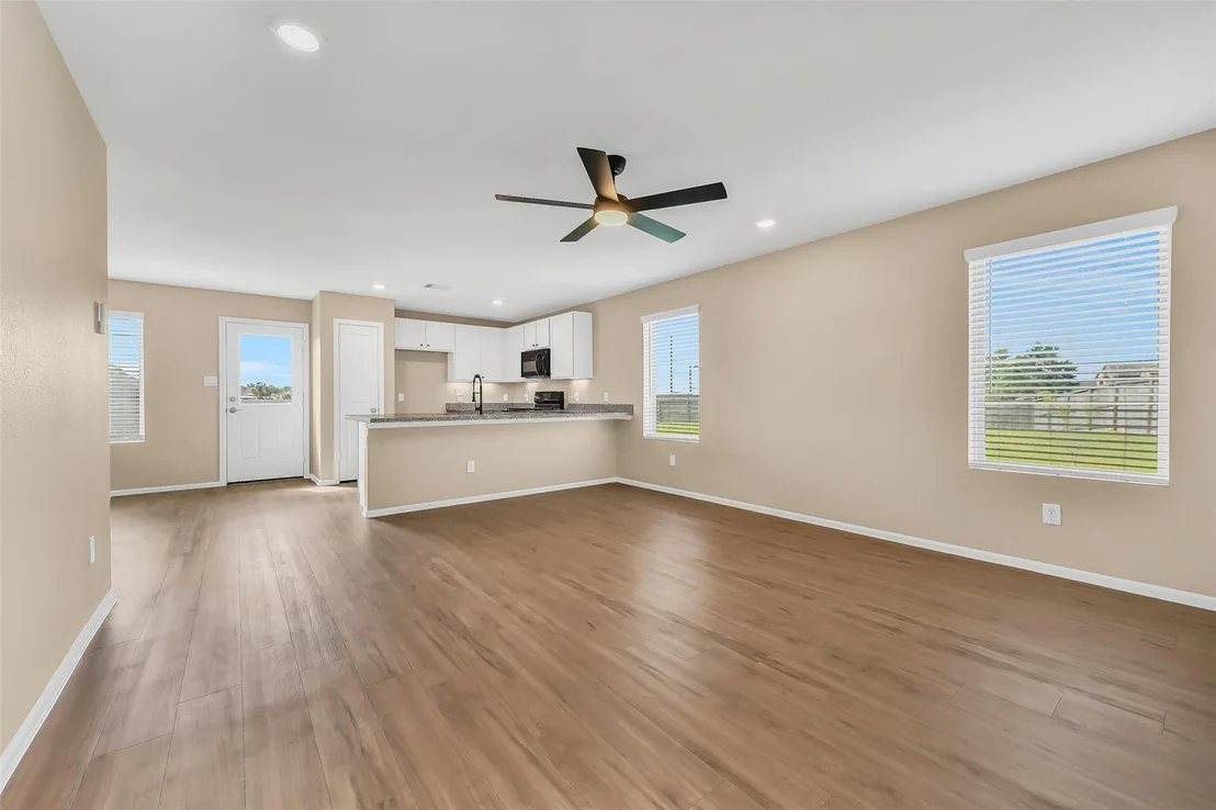 Photo of 521 Maple Bend Lane