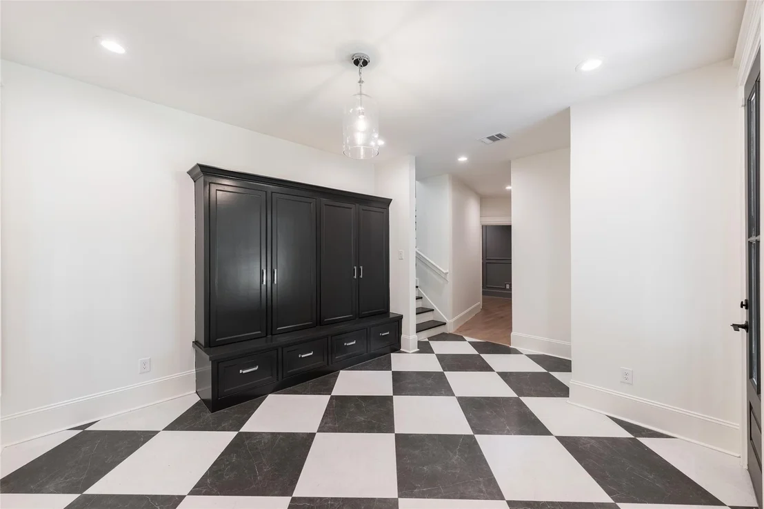 Photo of 25 Woodsborough Circle