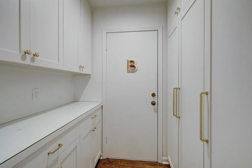 Photo of 2031 Chantilly Lane