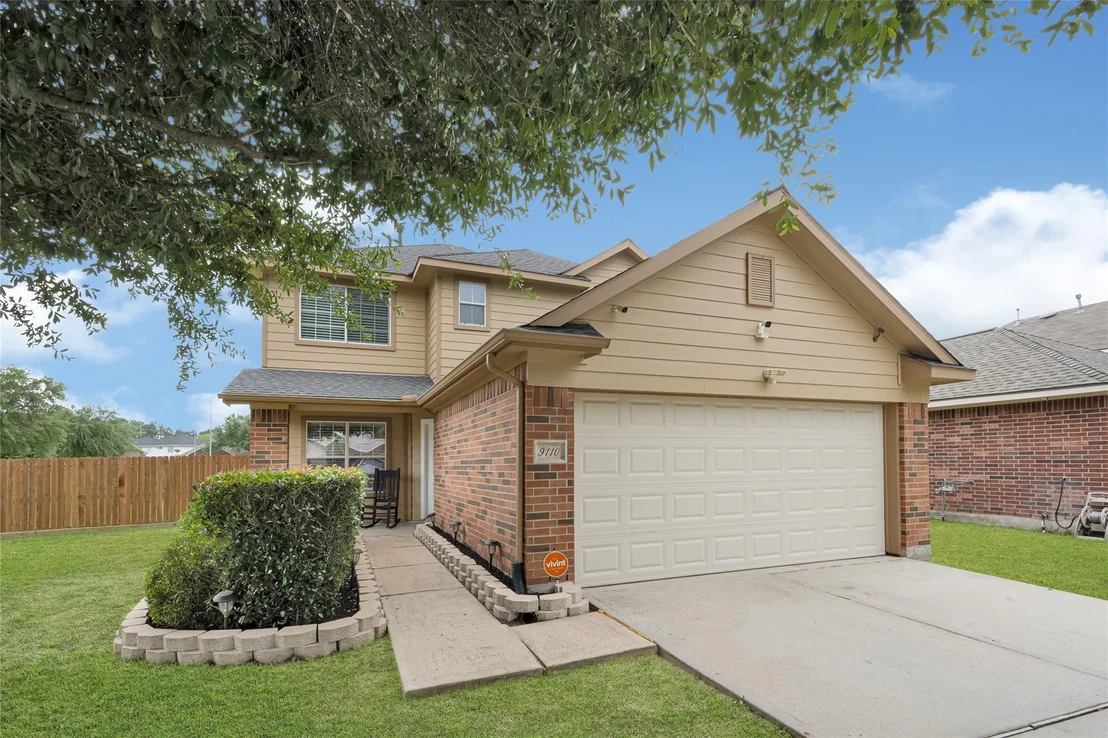 Photo of 9110 Aspen Trace Lane