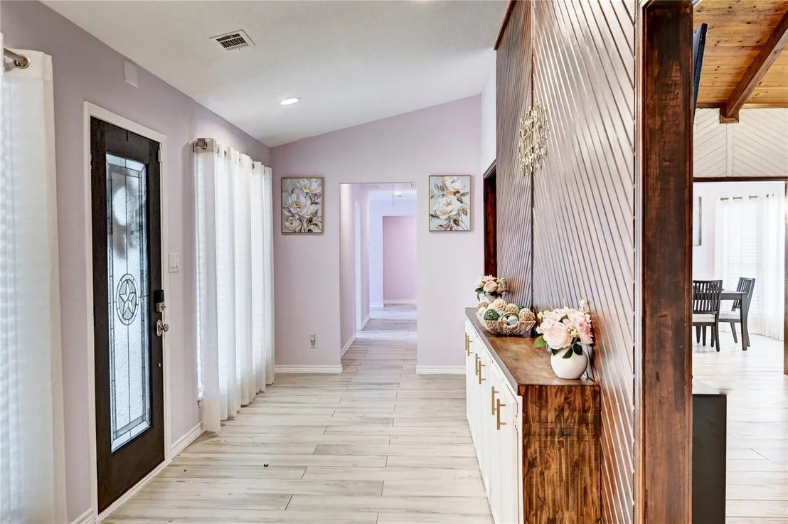 Photo of 6 Oak Hollow Circle